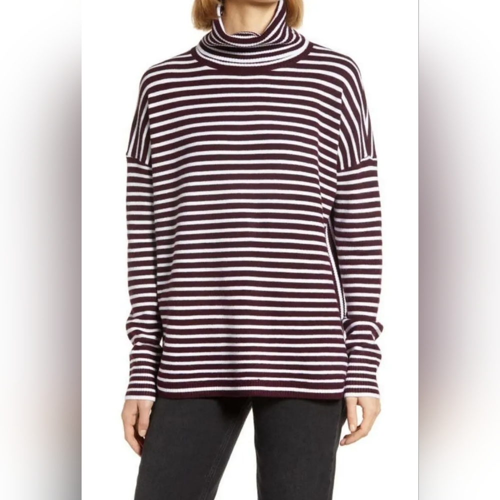 NWT French Connection Size Medium White Burgundy Oversized Turtleneck Sweater